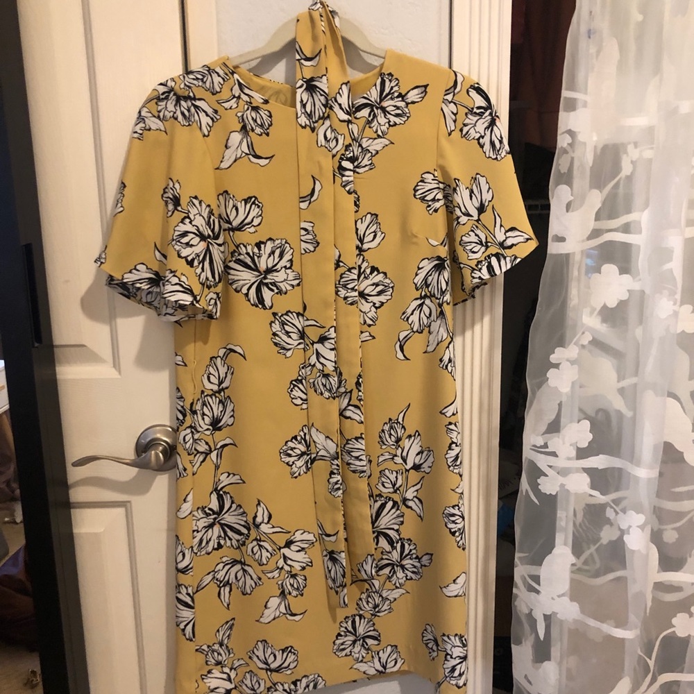 Yellow Flower Dress 🌸